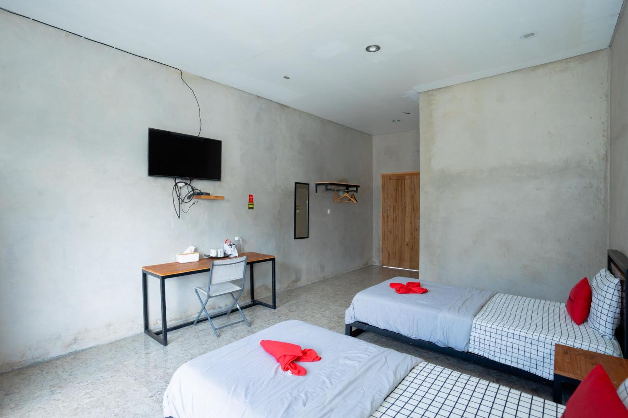 Hotel Reddoorz Syariah Near Lombok Epicentrum Mall